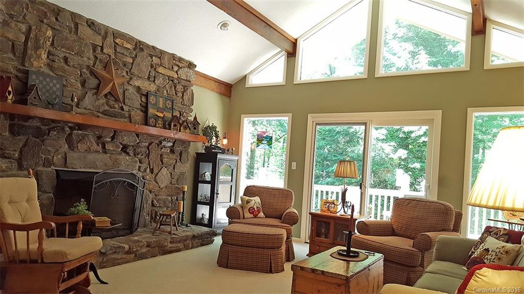 83 Robin Road - Photo 2