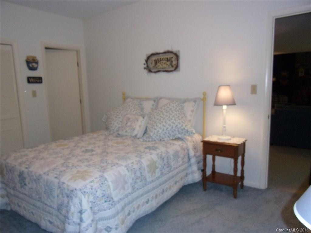 83 Robin Road - Photo 16