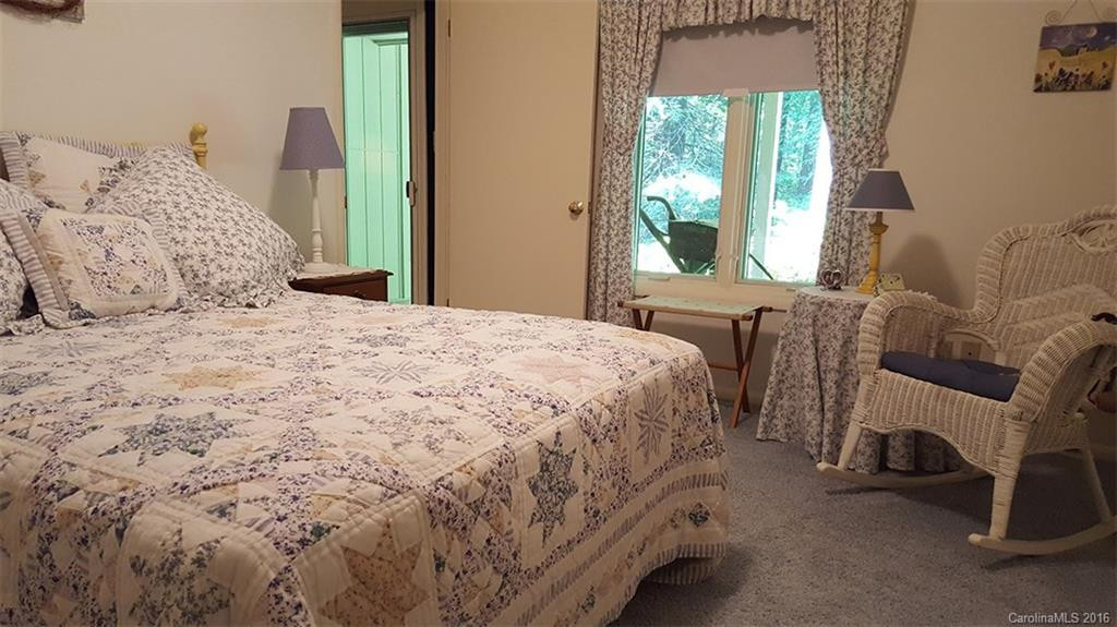 83 Robin Road - Photo 10