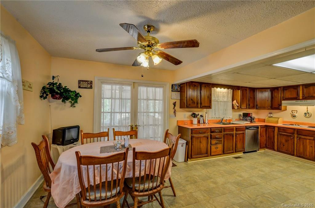 37 Guffey Mountain Road - Photo 10