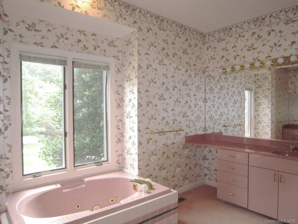 48 Robert E Lee Drive - Photo 11