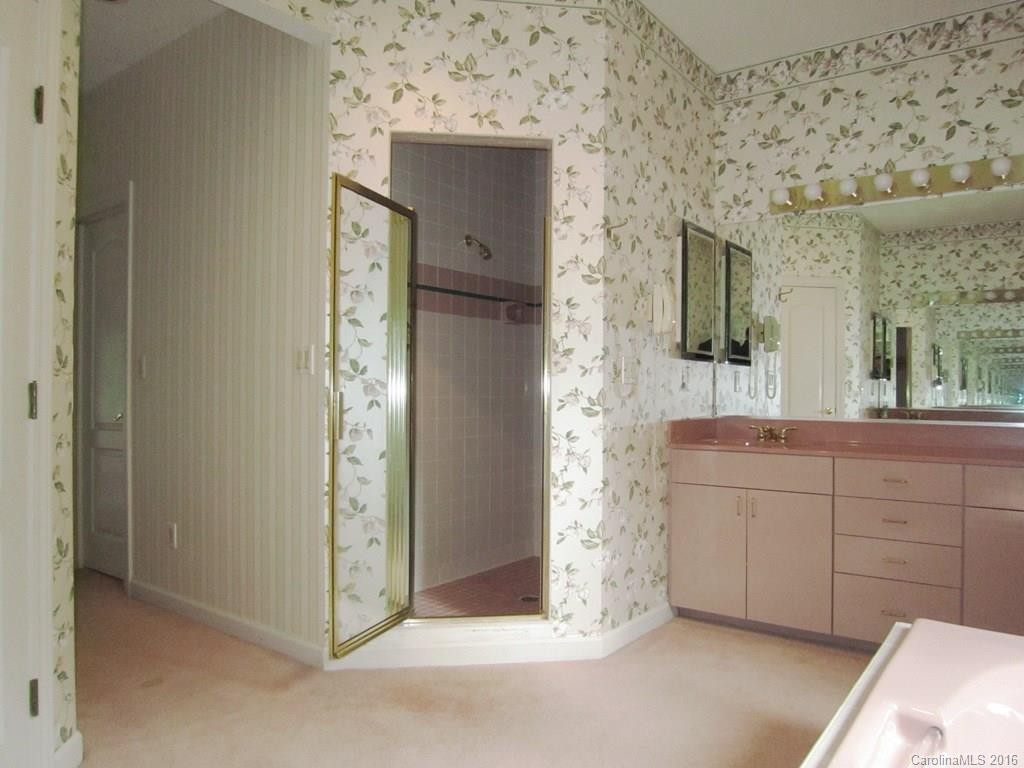 48 Robert E Lee Drive - Photo 12