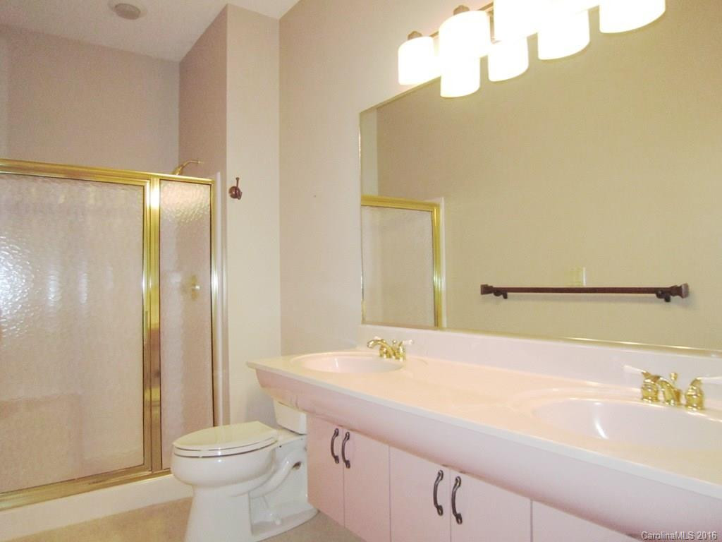 48 Robert E Lee Drive - Photo 14