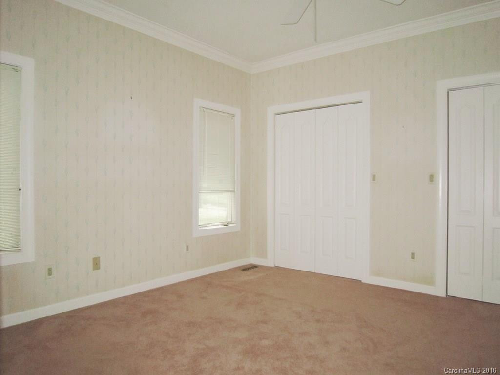 48 Robert E Lee Drive - Photo 15