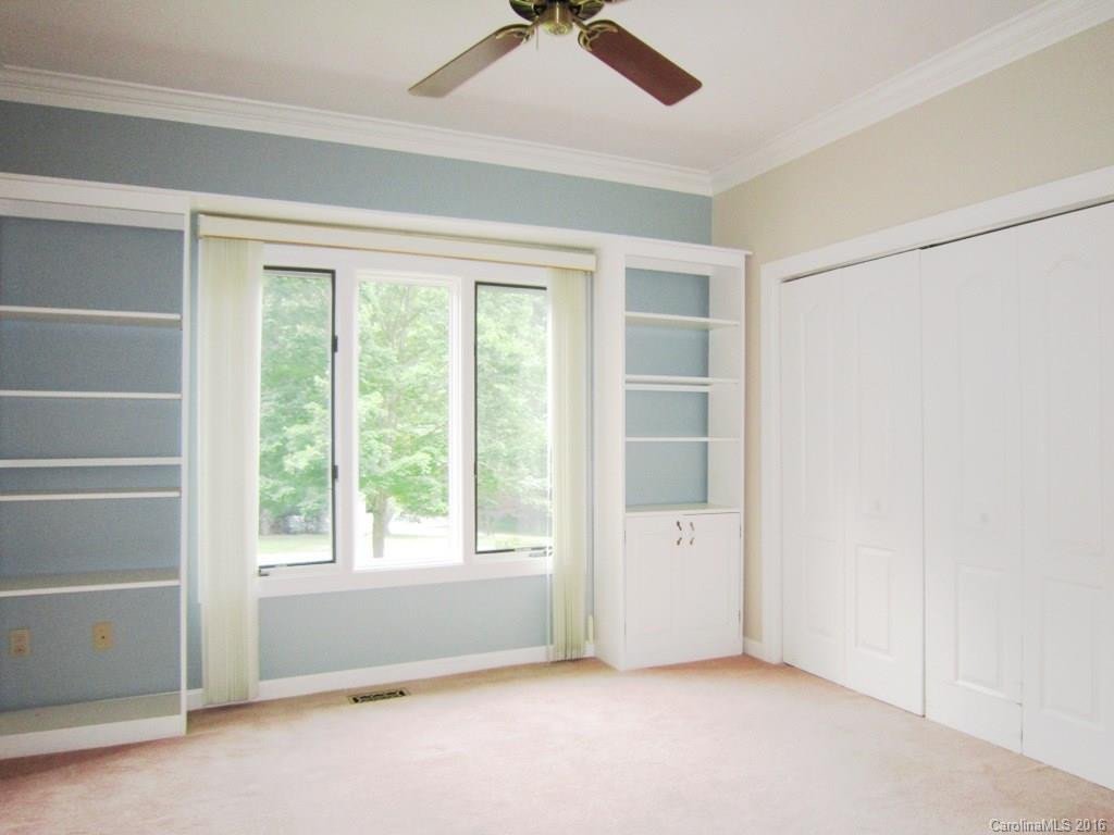 48 Robert E Lee Drive - Photo 16