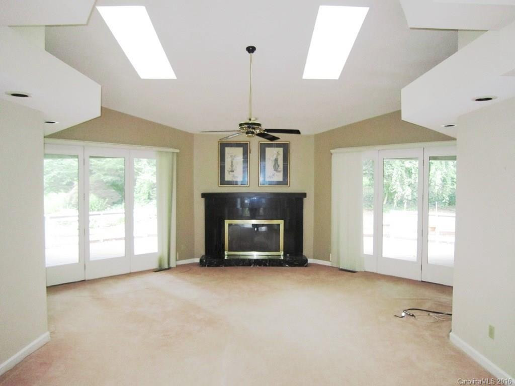 48 Robert E Lee Drive - Photo 3
