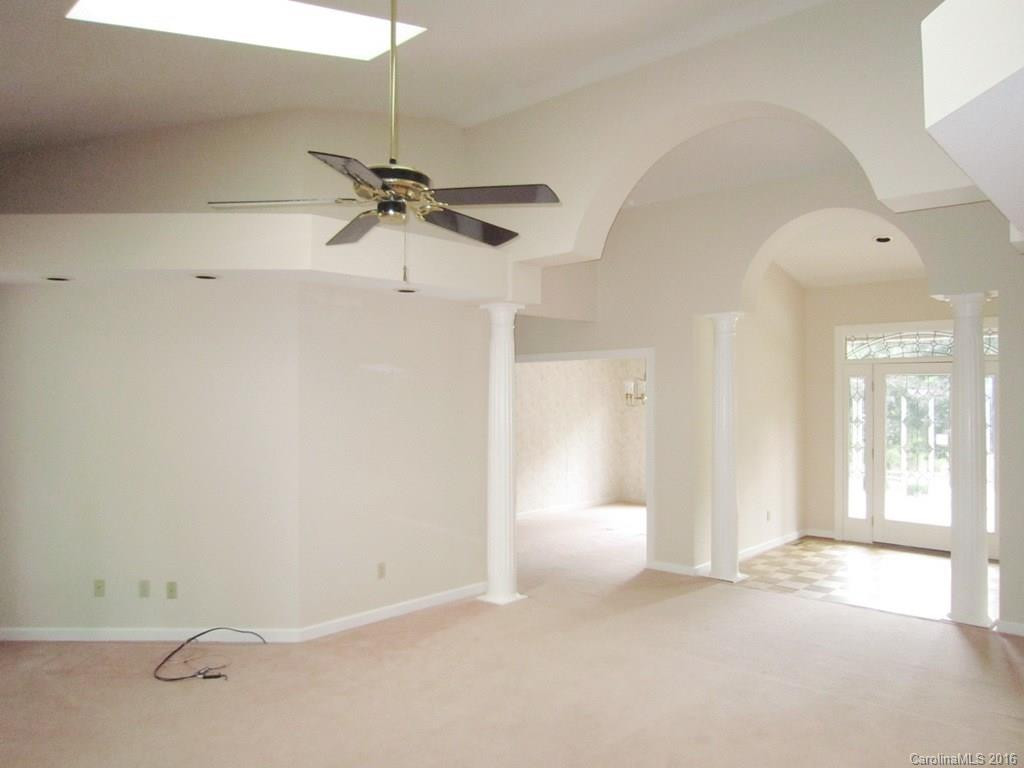 48 Robert E Lee Drive - Photo 4