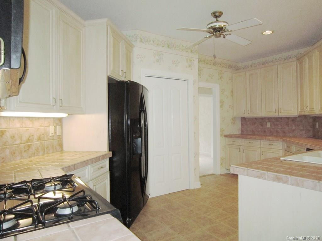 48 Robert E Lee Drive - Photo 6