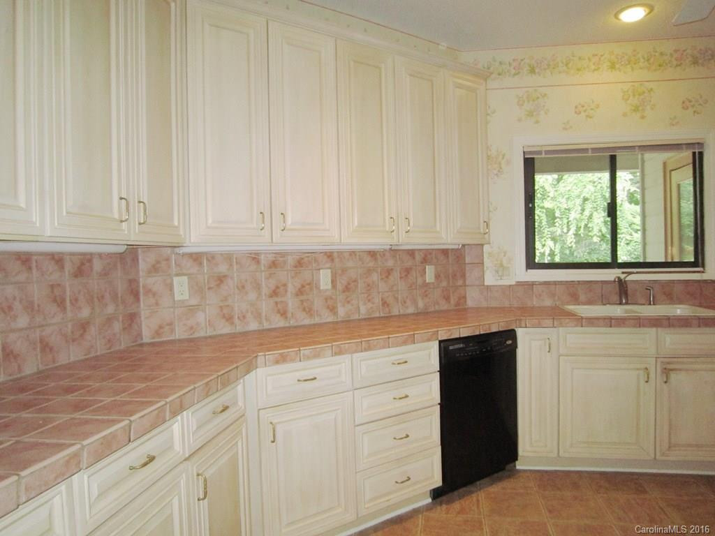 48 Robert E Lee Drive - Photo 8