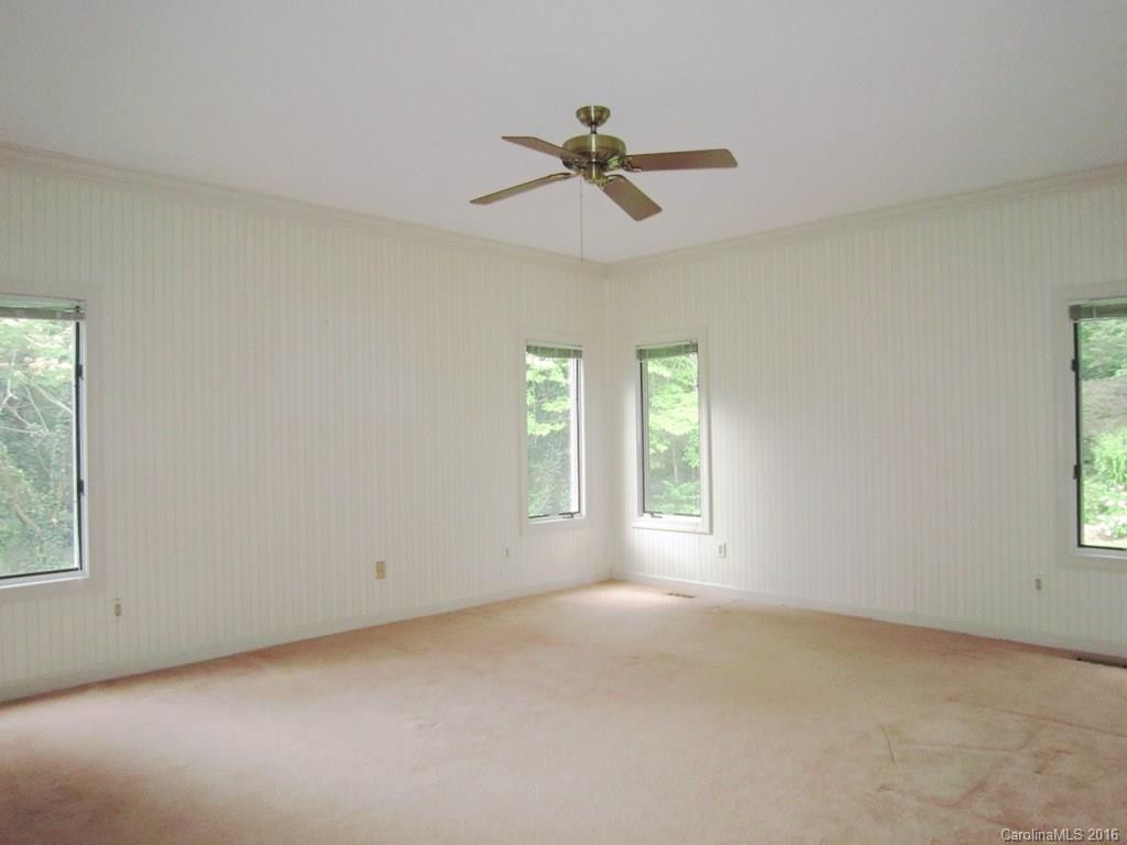 48 Robert E Lee Drive - Photo 10