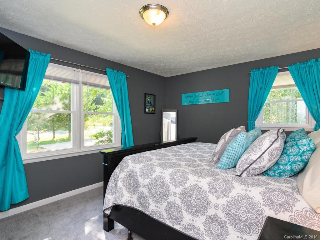520 Corbly Drive - Photo 11