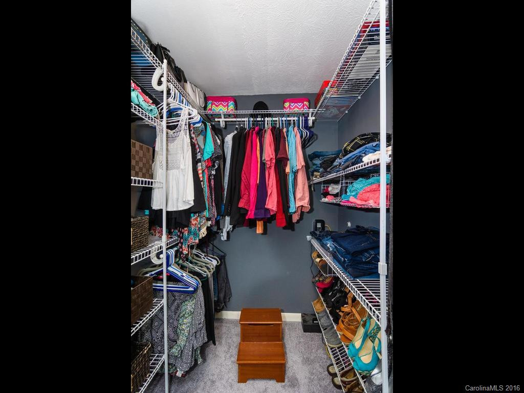520 Corbly Drive - Photo 12