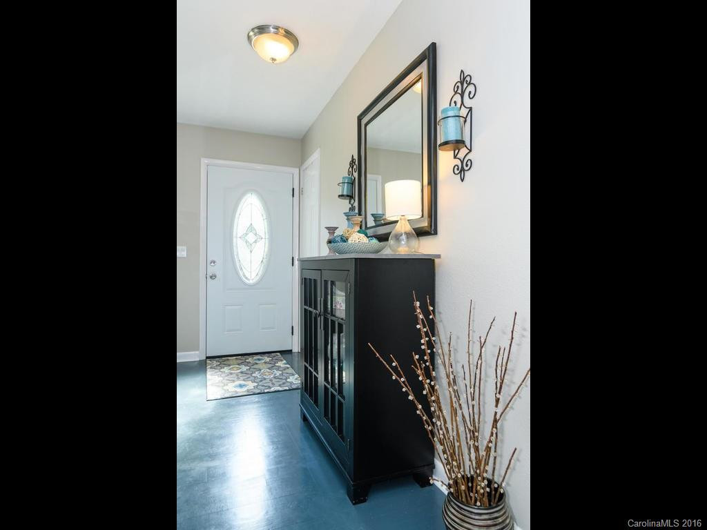 520 Corbly Drive - Photo 3