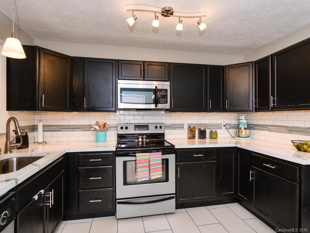 520 Corbly Drive - Photo 7