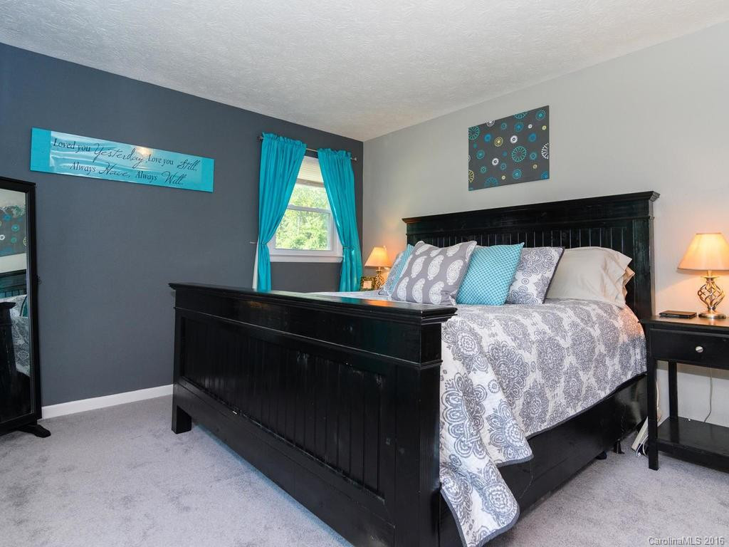 520 Corbly Drive - Photo 10