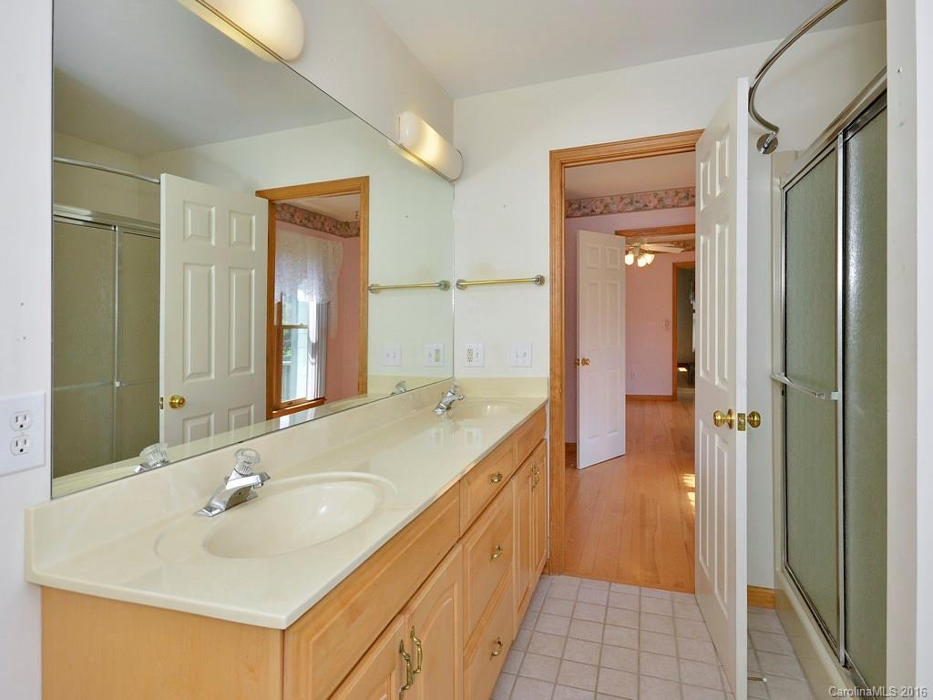 136 Curtis Drive - Photo 14