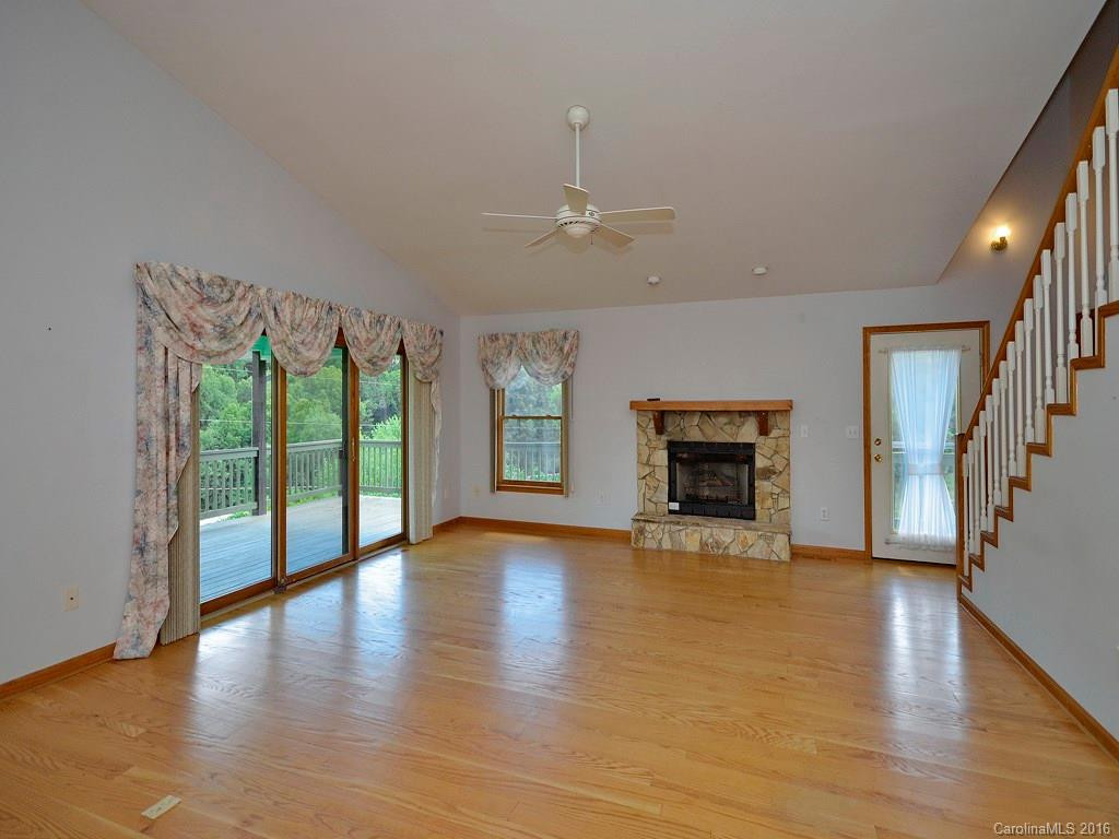 136 Curtis Drive - Photo 4