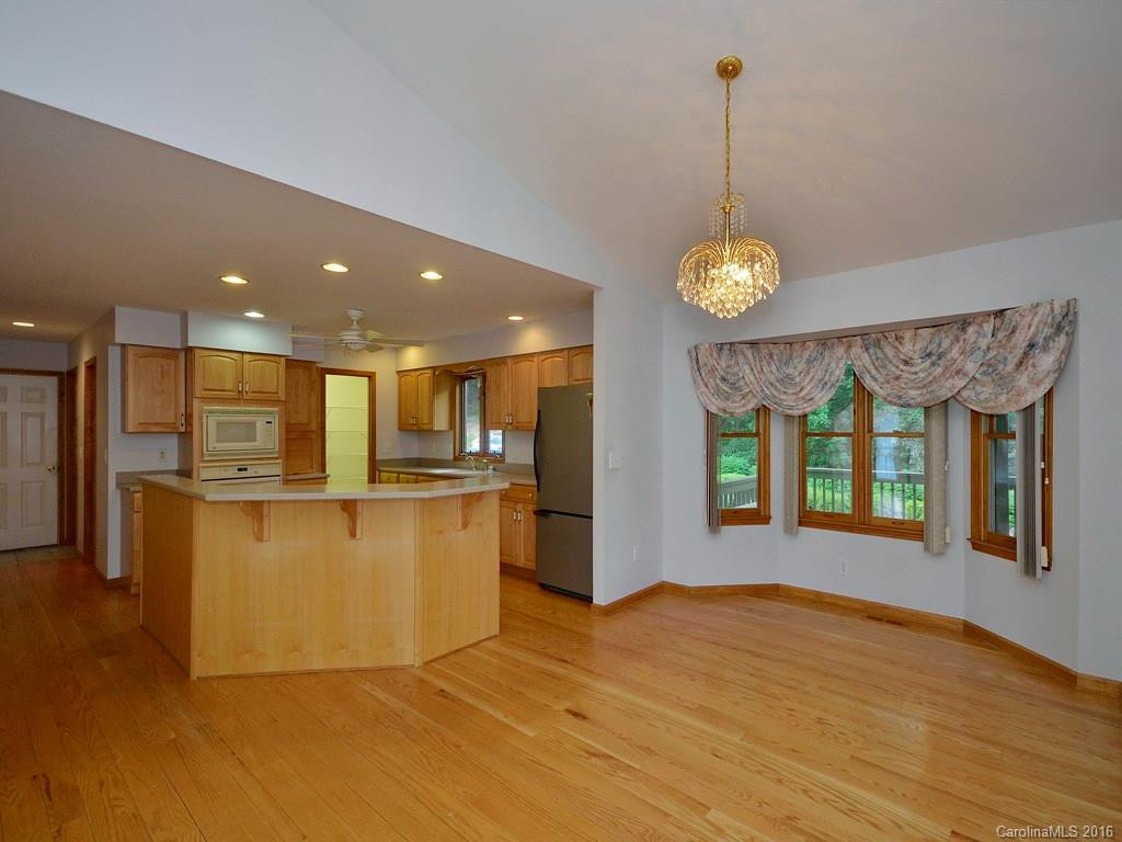 136 Curtis Drive - Photo 6