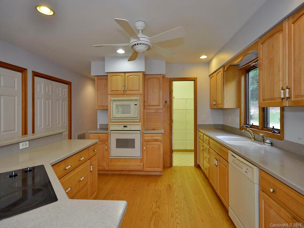 136 Curtis Drive - Photo 7