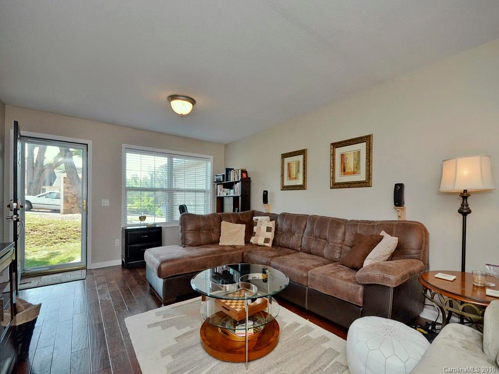 17 Kirby Road - Photo 2