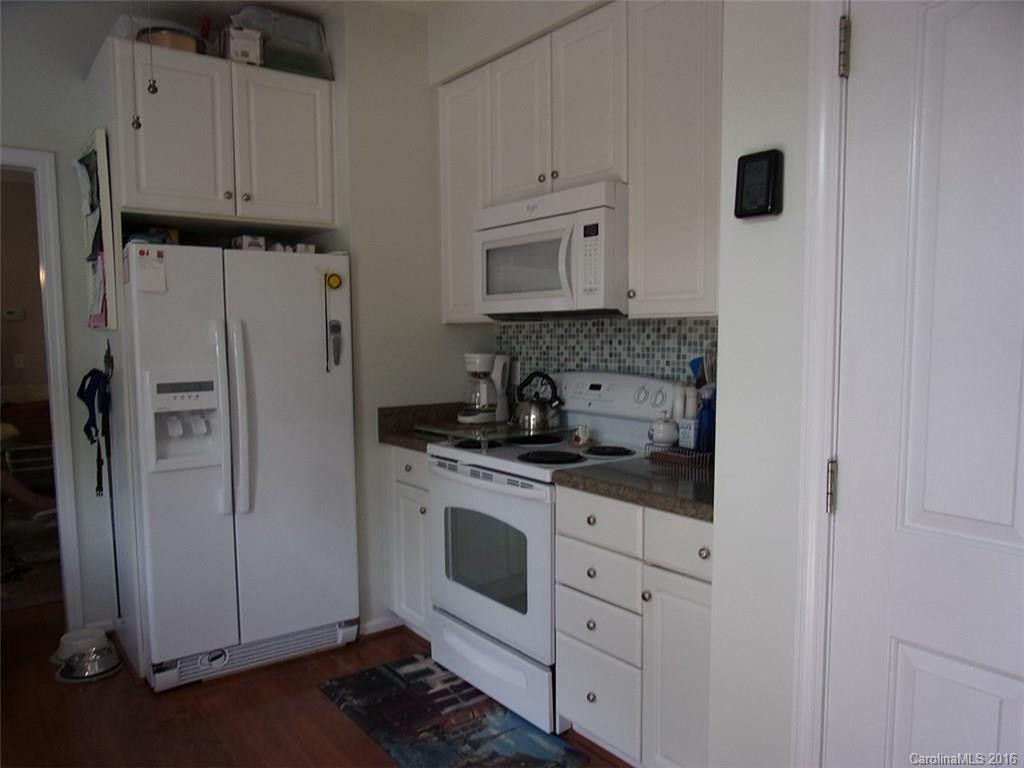 276 Cambridge Drive #61R - Photo 3