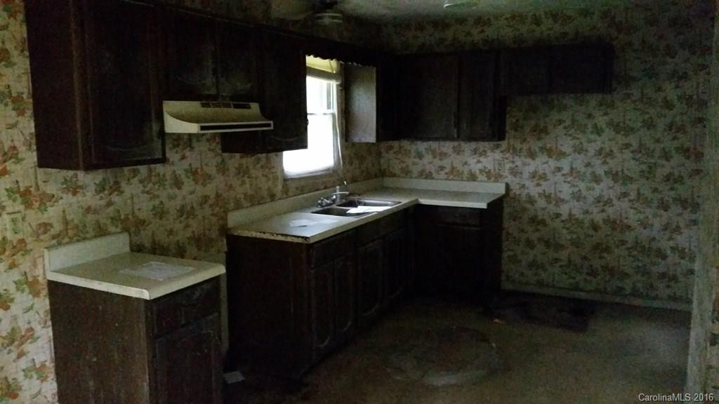 226 Salisbury Road - Photo 5