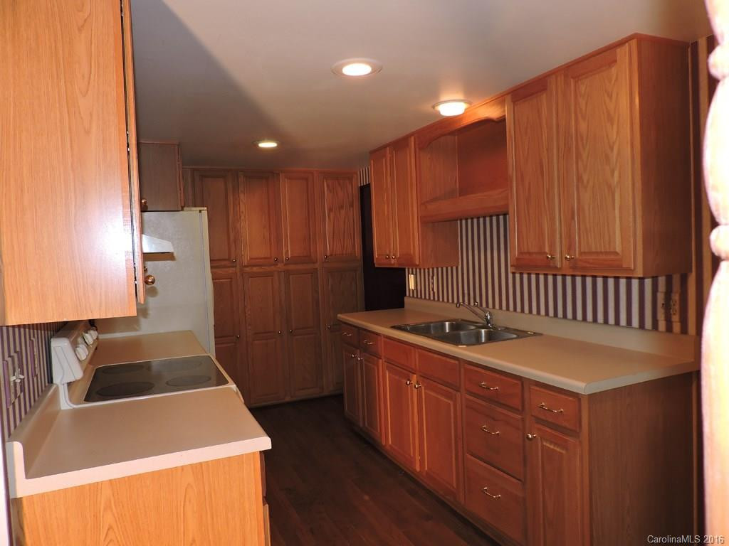 218 Woodside Circle - Photo 7