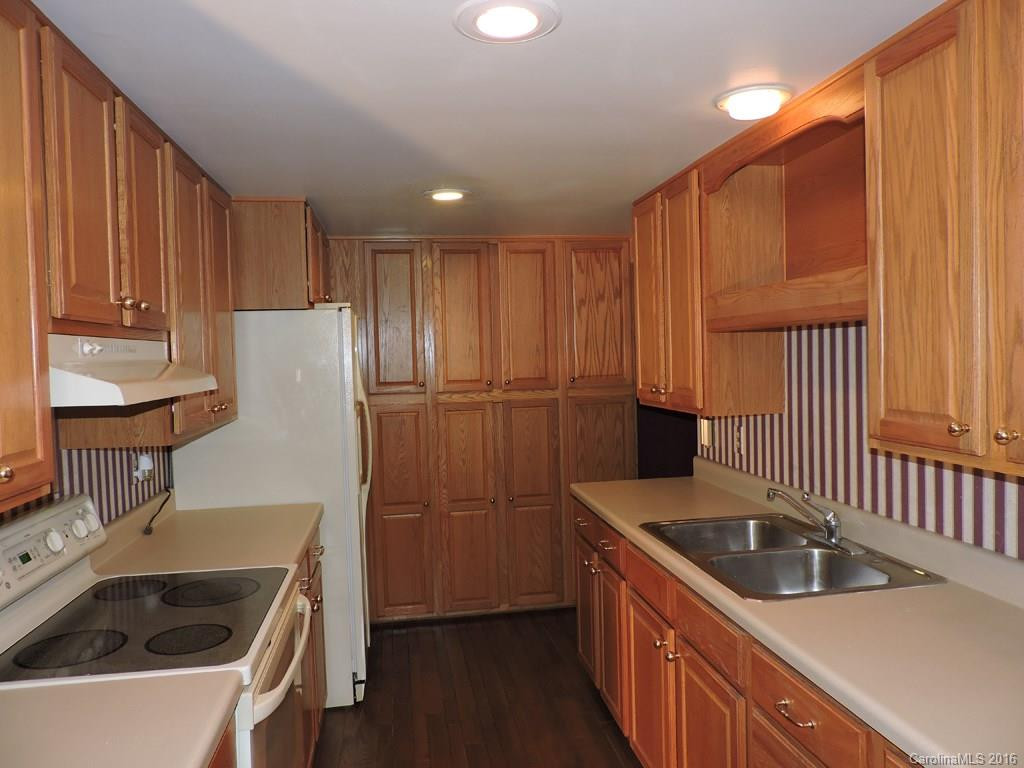 218 Woodside Circle - Photo 9