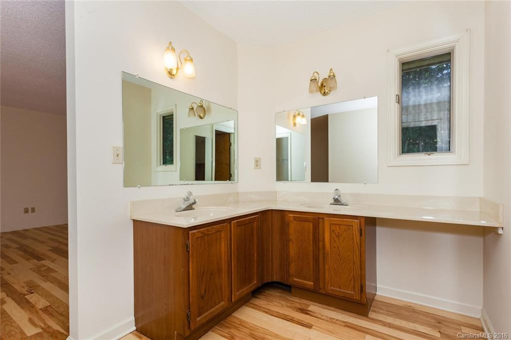 105 Roasted Chestnut Trail - Photo 13