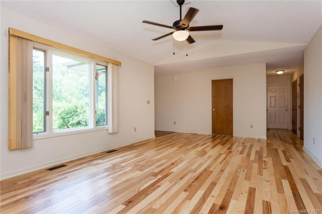 105 Roasted Chestnut Trail - Photo 4