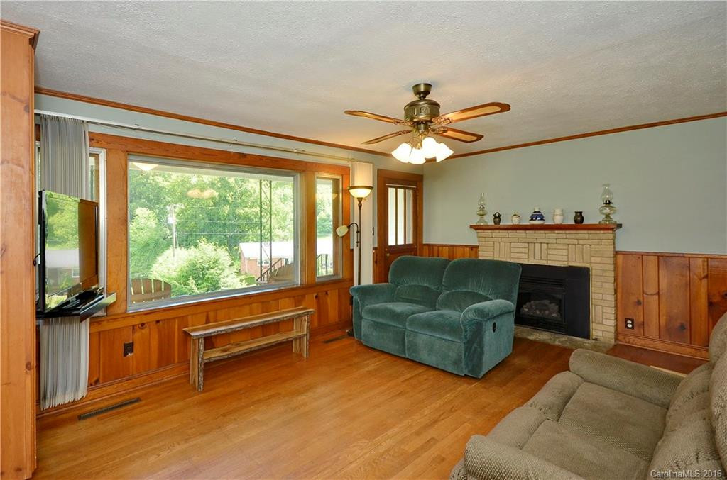 22 Curtis Drive - Photo 3