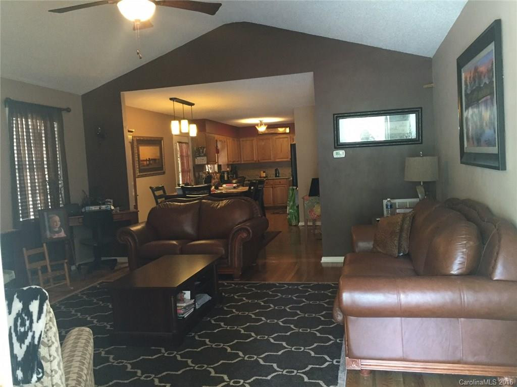 145 Ashlyn Lane #6 - Photo 3