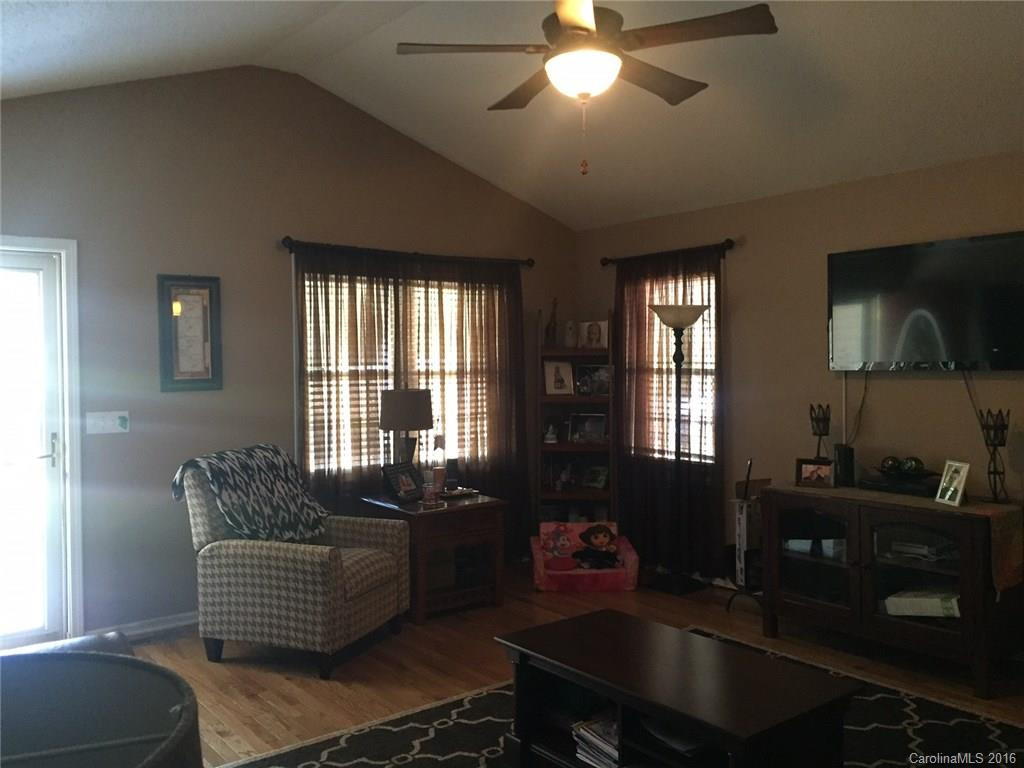 145 Ashlyn Lane #6 - Photo 4