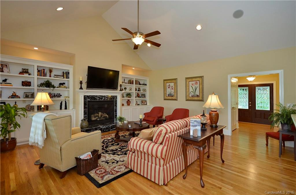 110 Waterfall Cove - Photo 2
