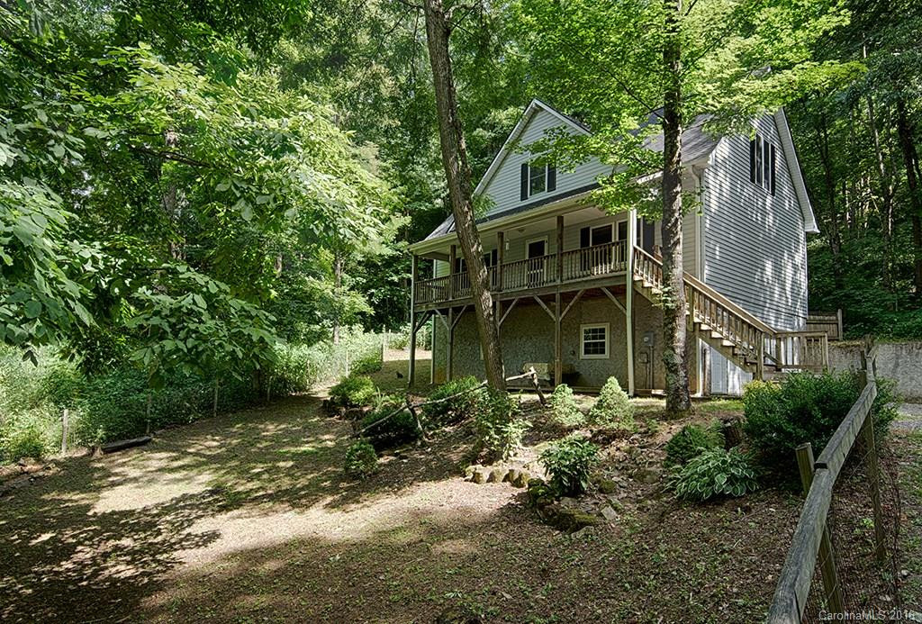 975 Apple Creek Road