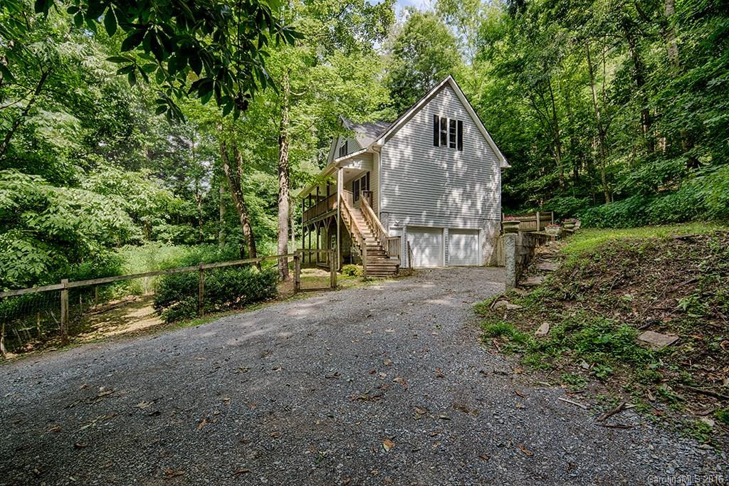 975 Apple Creek Road - Photo 2