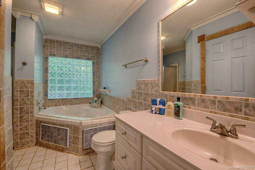 975 Apple Creek Road - Photo 15