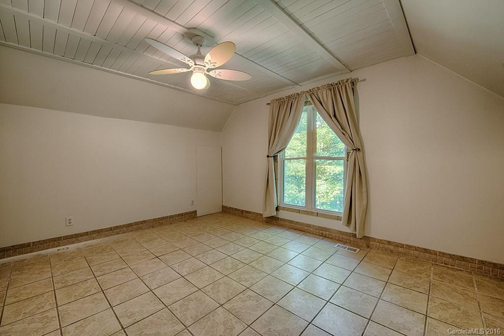 975 Apple Creek Road - Photo 17