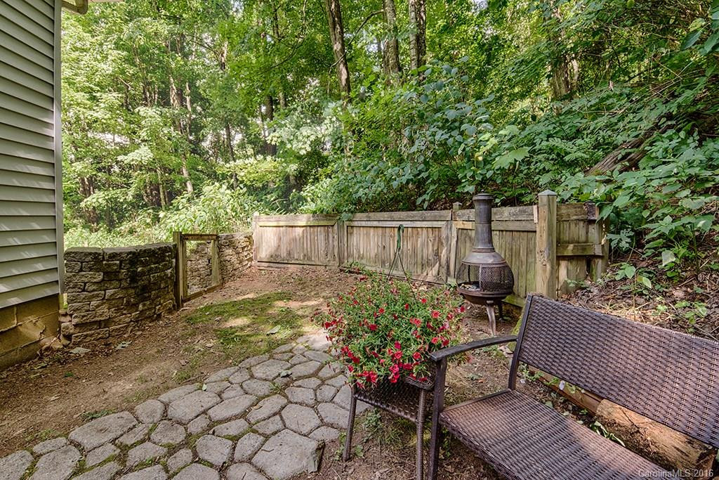 975 Apple Creek Road - Photo 5