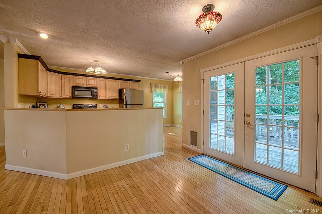 975 Apple Creek Road - Photo 9