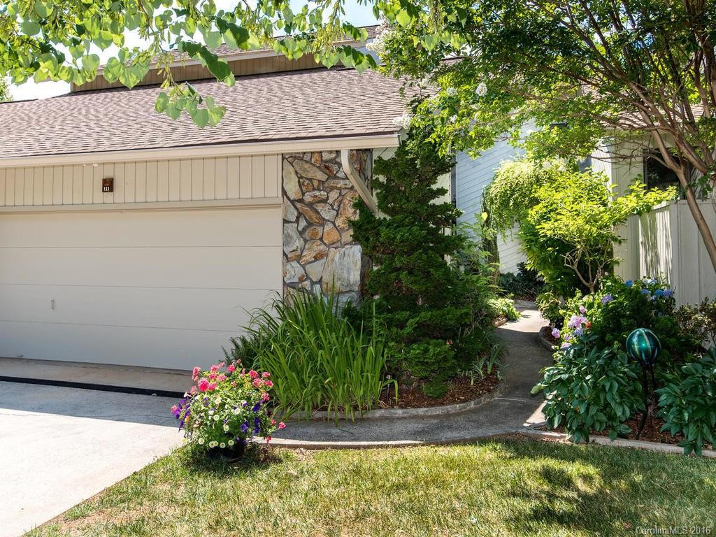 111 Deerlake Drive #111