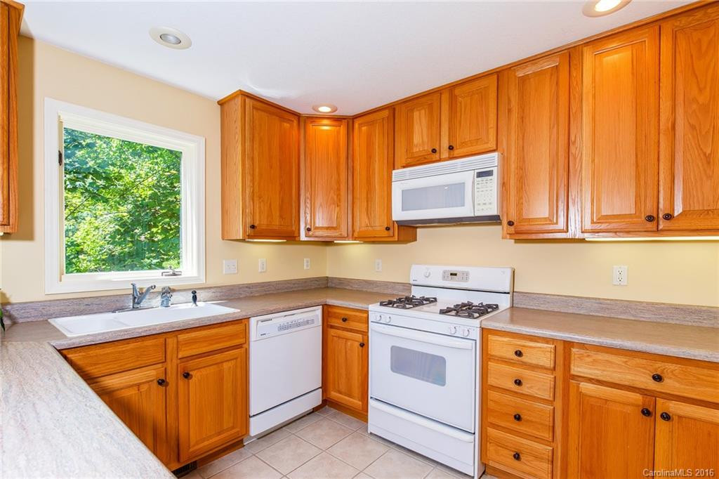 136 Galuyasdi Court - Photo 7