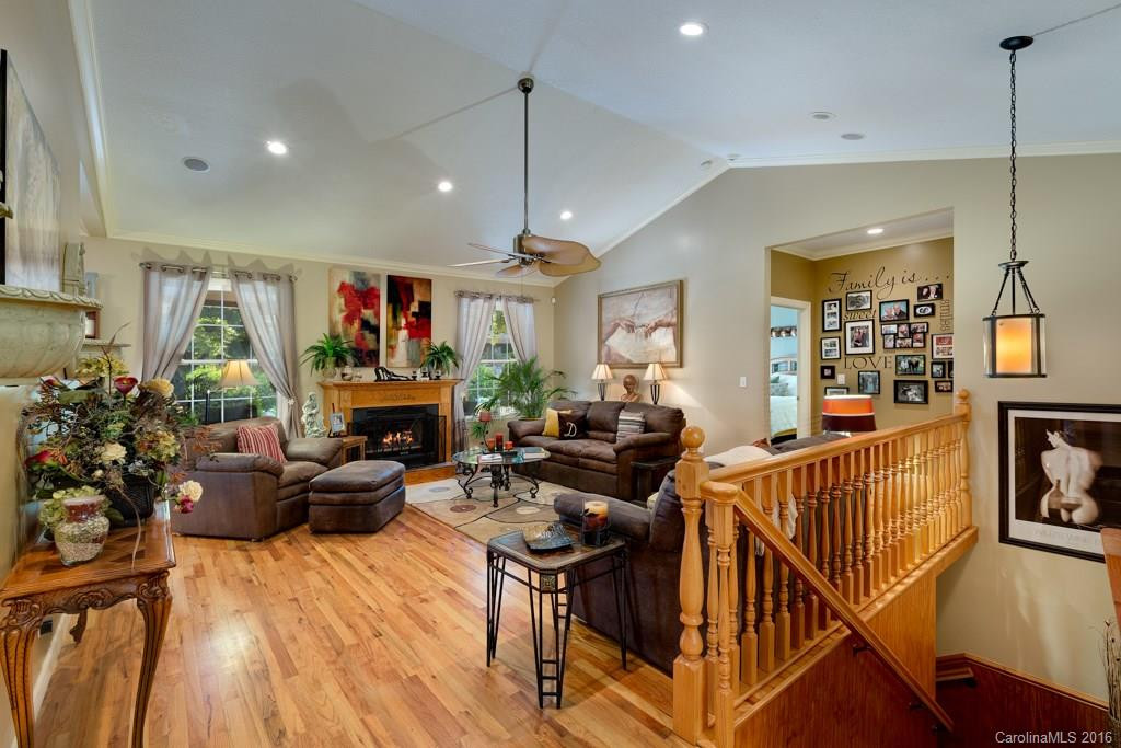 15 Holly Hill Court - Photo 3