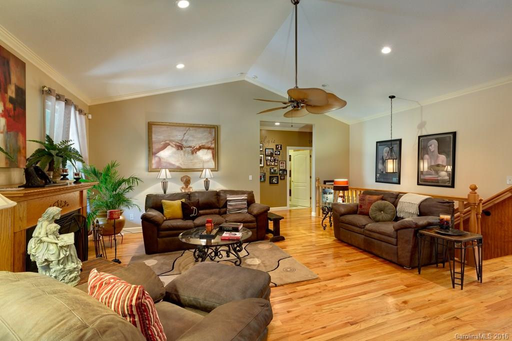 15 Holly Hill Court - Photo 4