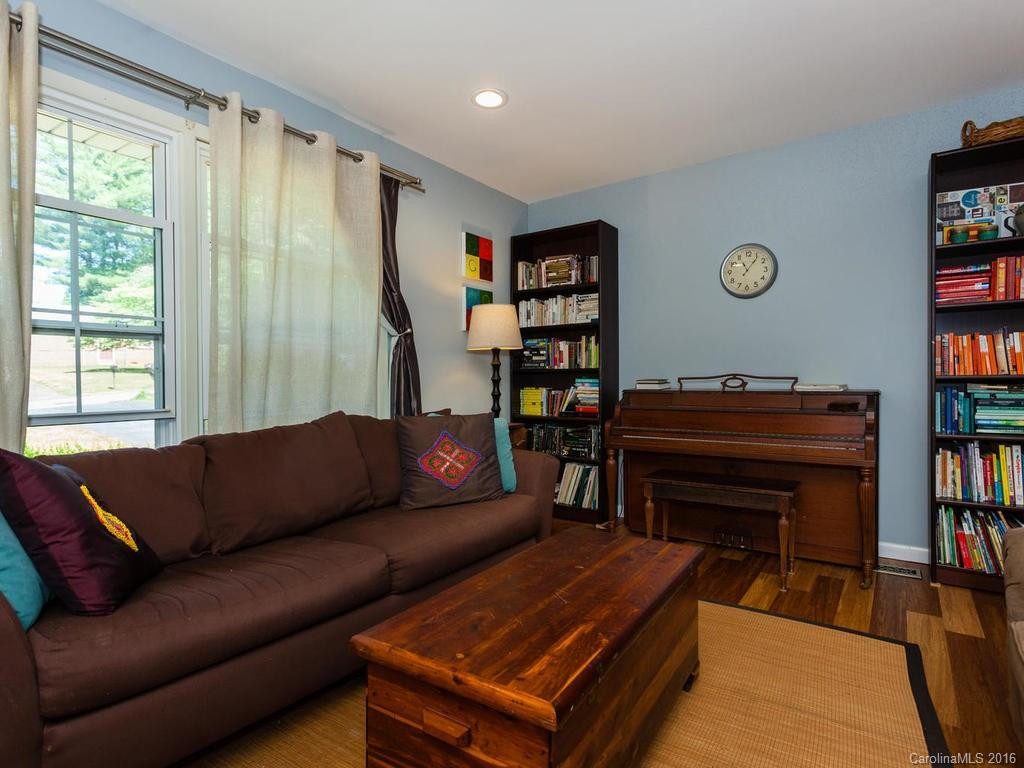 149 Castlerock Drive - Photo 5