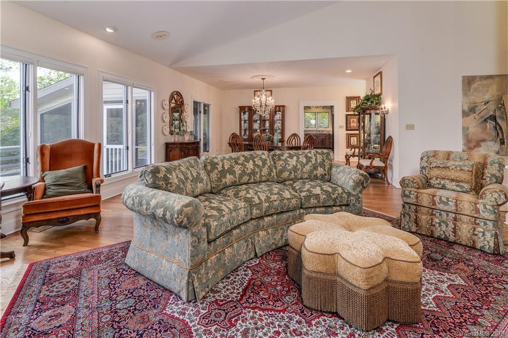 101 Maple Hill Drive - Photo 3