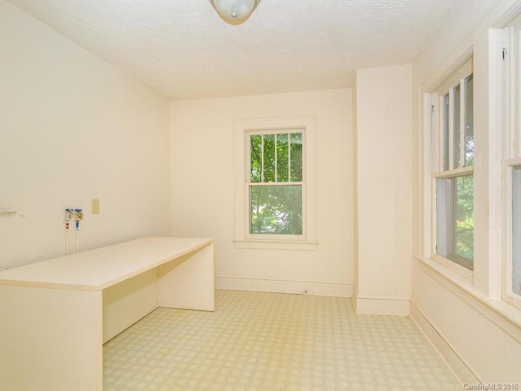 216 Hanover Street - Photo 17