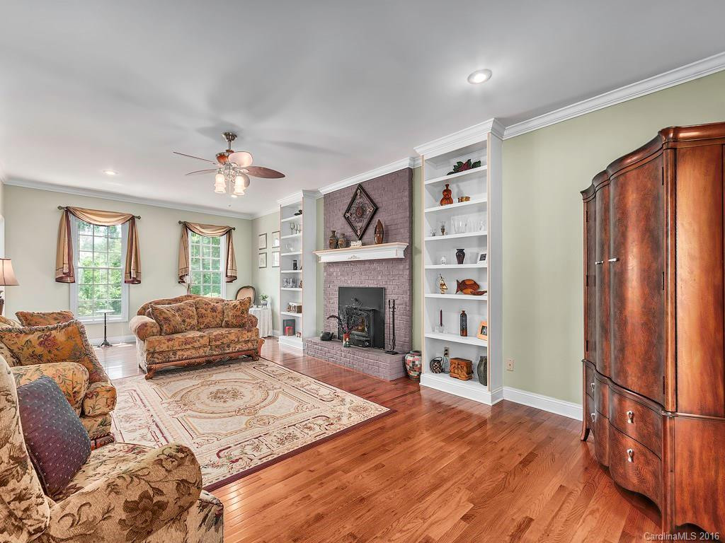 250 Walnut Cove Road - Photo 5