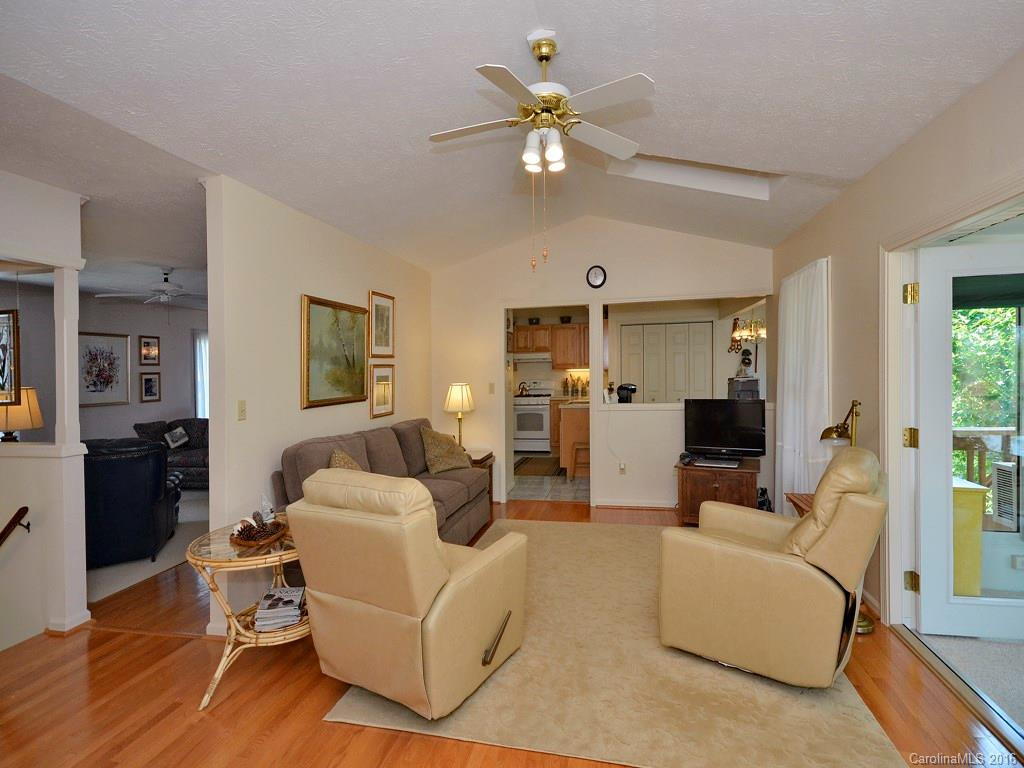 188 Mountain Valley Drive - Photo 3