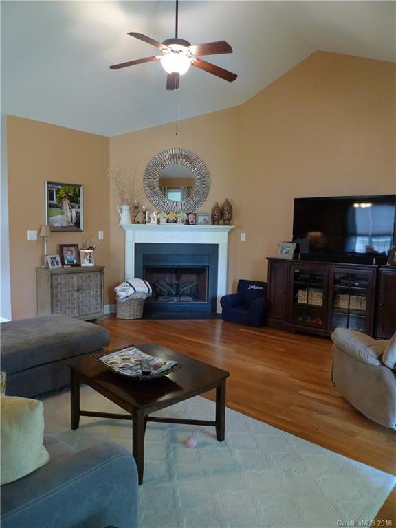 105 Henrys Glen Drive - Photo 7
